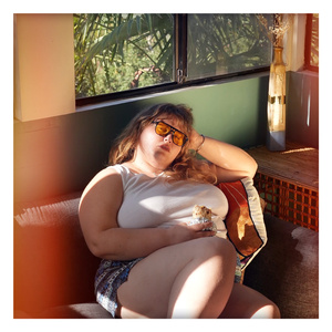 AVERAGE AMERICAN WOMAN