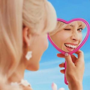 Material (feat. G4kayy)