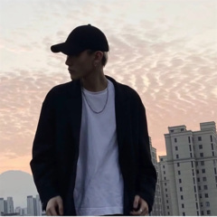 一个人夜里买醉