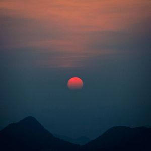 《破晓之前》
