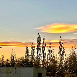 只为你写过月亮_1