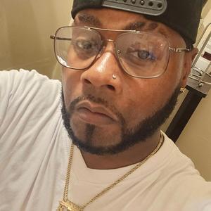 Money-Team (feat. FamousKing Jamo)