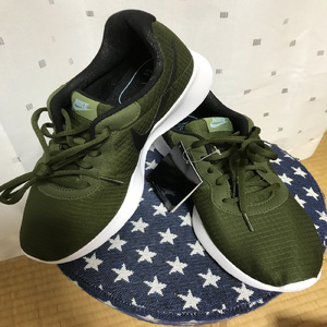 梅雨の木立 順天堂