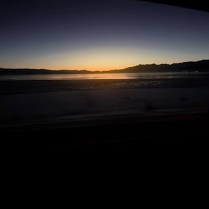 敬我们未来之路光明灿烂