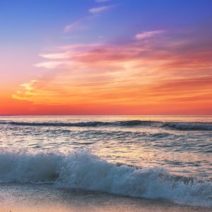 舒缓琴音与白噪引领的入眠之境