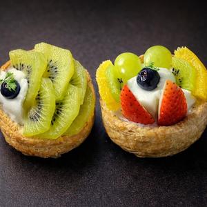 フルーツタルト　スーパーのフルーツコーナー