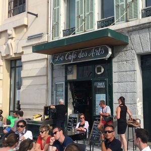 余晖吻过的拿铁 | Café Couchant