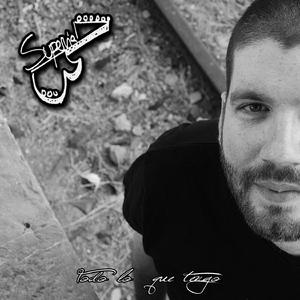 Pegado a tus zapatos