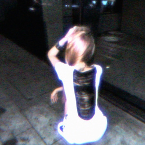 我會帶你逃離這個虛偽的世界