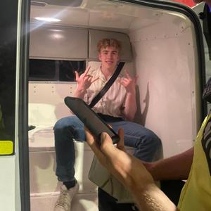 Bjorkøy Theme Sang (Øl Til Det Åpner En Dør)