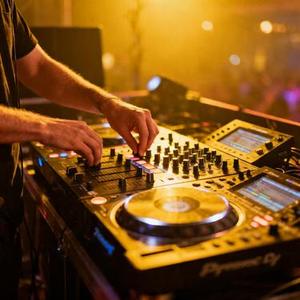 万念俱灰的心脏 (世是 Remix)