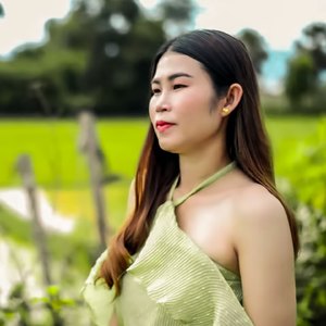 ผู้สาวลูกติด (ຜູ້ສາວລູກຕິດ)