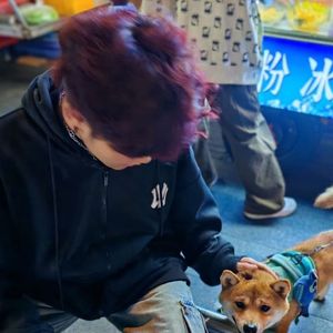 街灯下的影子 拉得比我还长