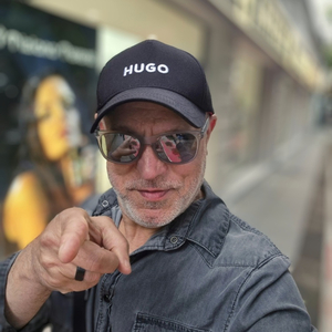 ფულები მაქვს ბევრზე ბევრი