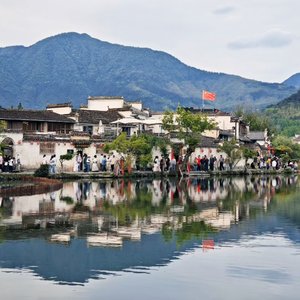 听水游船