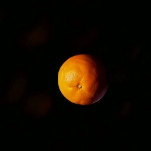 🟠✨🌙🎼『夜、私はみかん。』– 宇宙果実の夢バラード🪐🍊💫🌌 by MAMEZON