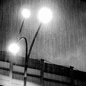 雨が降る夜は