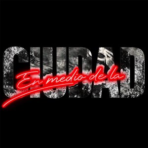 En Medio De La Ciudad