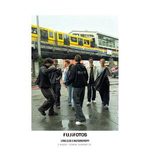 Fujifotos (feat. Mäx Modestus, Tiyoto & greifo)