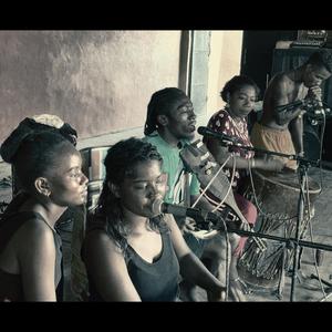 Hoy aho neny (feat. Remanindry family)