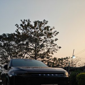 路灯下你的背影