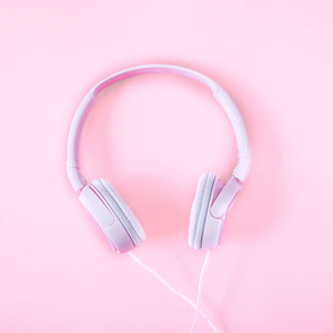 CMで使える曲広告用BGM「心地よい雰囲気でワクワクするリズム」
