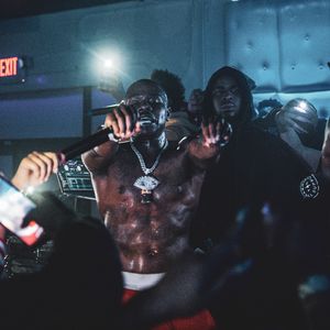 "这个孟菲斯类型伴奏醇正，仿佛置身暴乱"Memphis type beat。