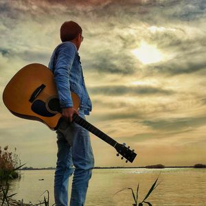 《流着泪寻找》