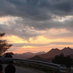 独行侠＋他＋爱如潮水