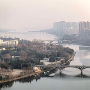 平行线上的灯火-王昆