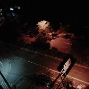 下着雨的山路未能到达终点