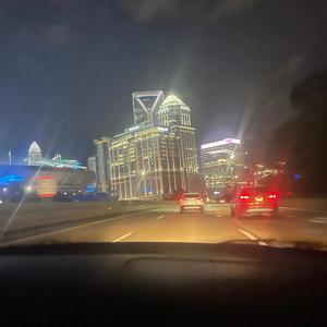 Flows (feat. Mxxrdah)