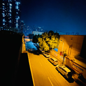 让寒冷的夜晚侵袭整个房间