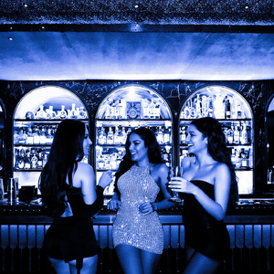 ЗУРА ТАНЦУЕТ