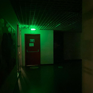 Bazen İnsanlar Sever