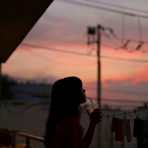 bobo摇（抱紧我靠在我胸口）