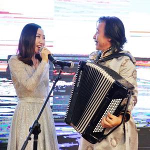 鄂温克人民歌唱党