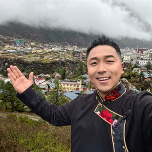 边疆儿女心向党