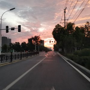 海边黄昏的恋人