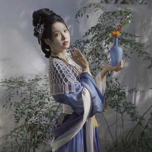 《恐龙抗狼》古风版—孤芳自赏