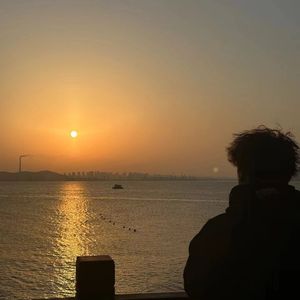 未来（PROD BY XVIBE)