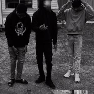 BLATT BLATT (feat. Fatslime & Tre5wityacht)