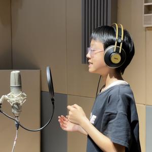 闪亮的夏天   邓涵文