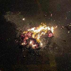 无聊的下午我坐在那儿发呆