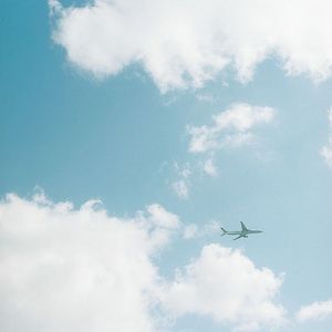 所爱隔山海（钢琴曲）