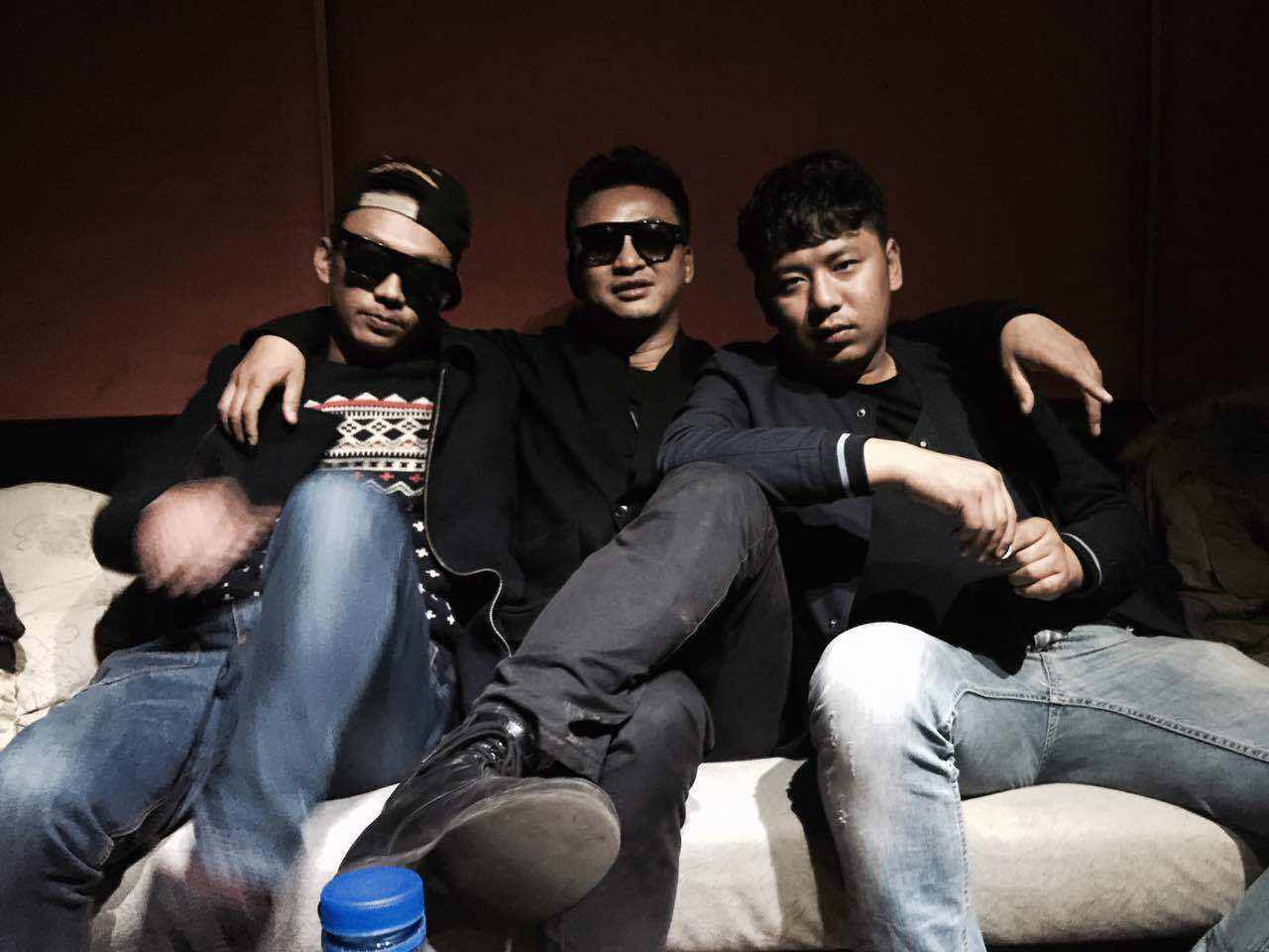 此刻醒来 - 执玛音乐团 - 网易云音乐