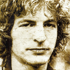 אדם בתוך עצמו