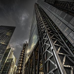 悄悄为谁在歌唱