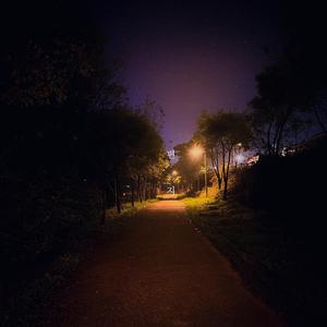 너의 밤은 나처럼 힘들지 않길