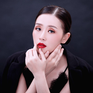 青花开在红尘里